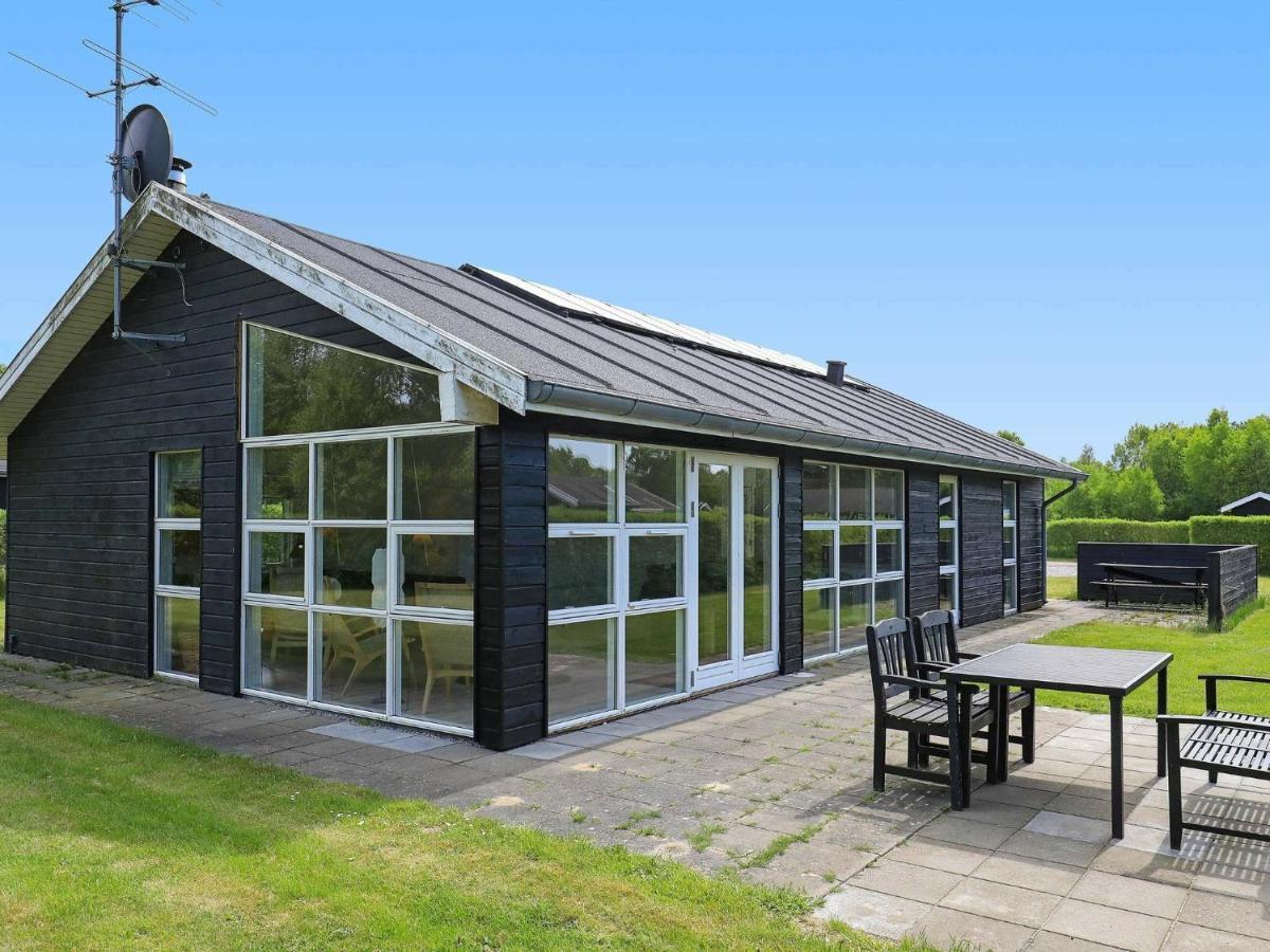 8 Person Holiday Home In Hals Exteriér fotografie